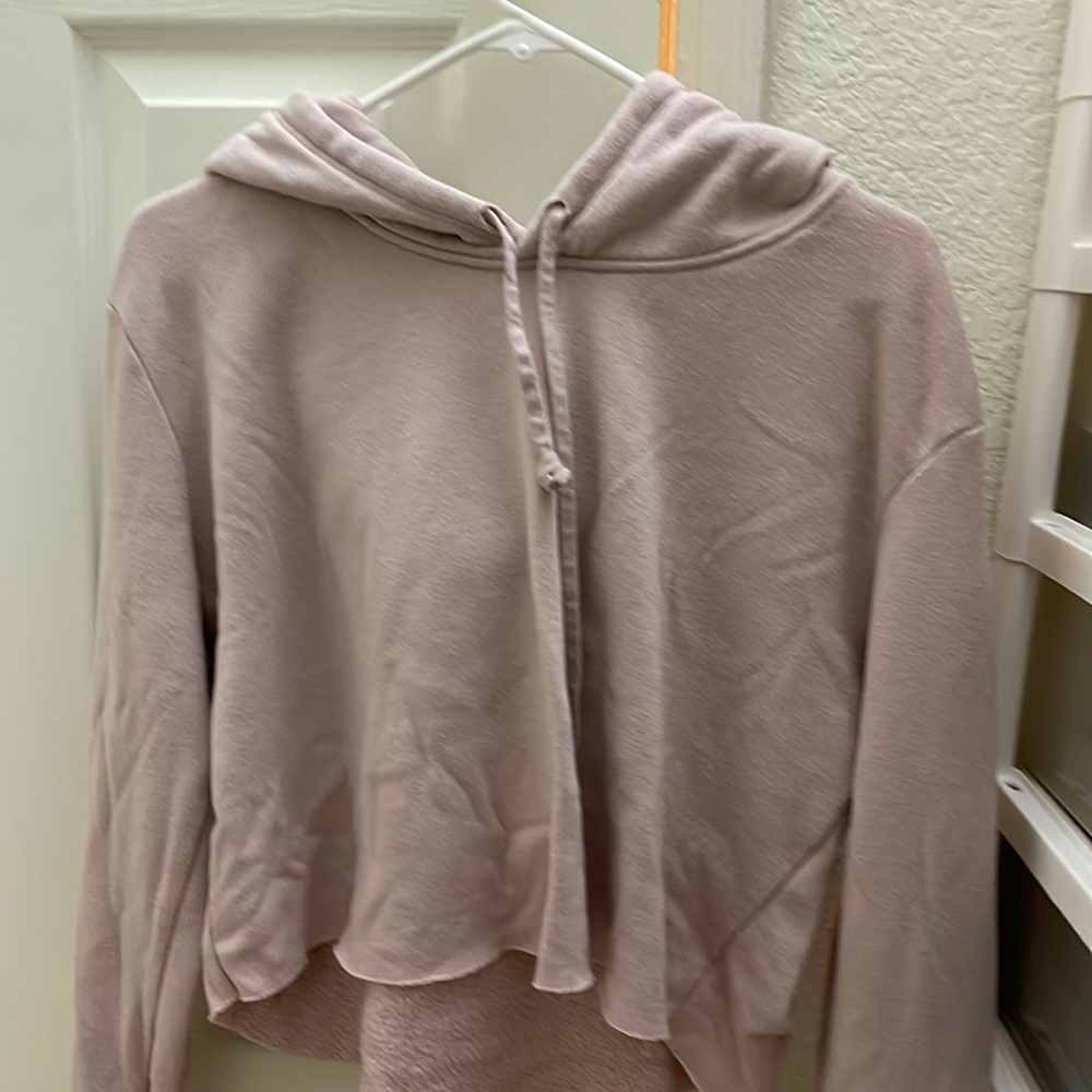 Brandy Melville Soft Pink Cropped Hoodie